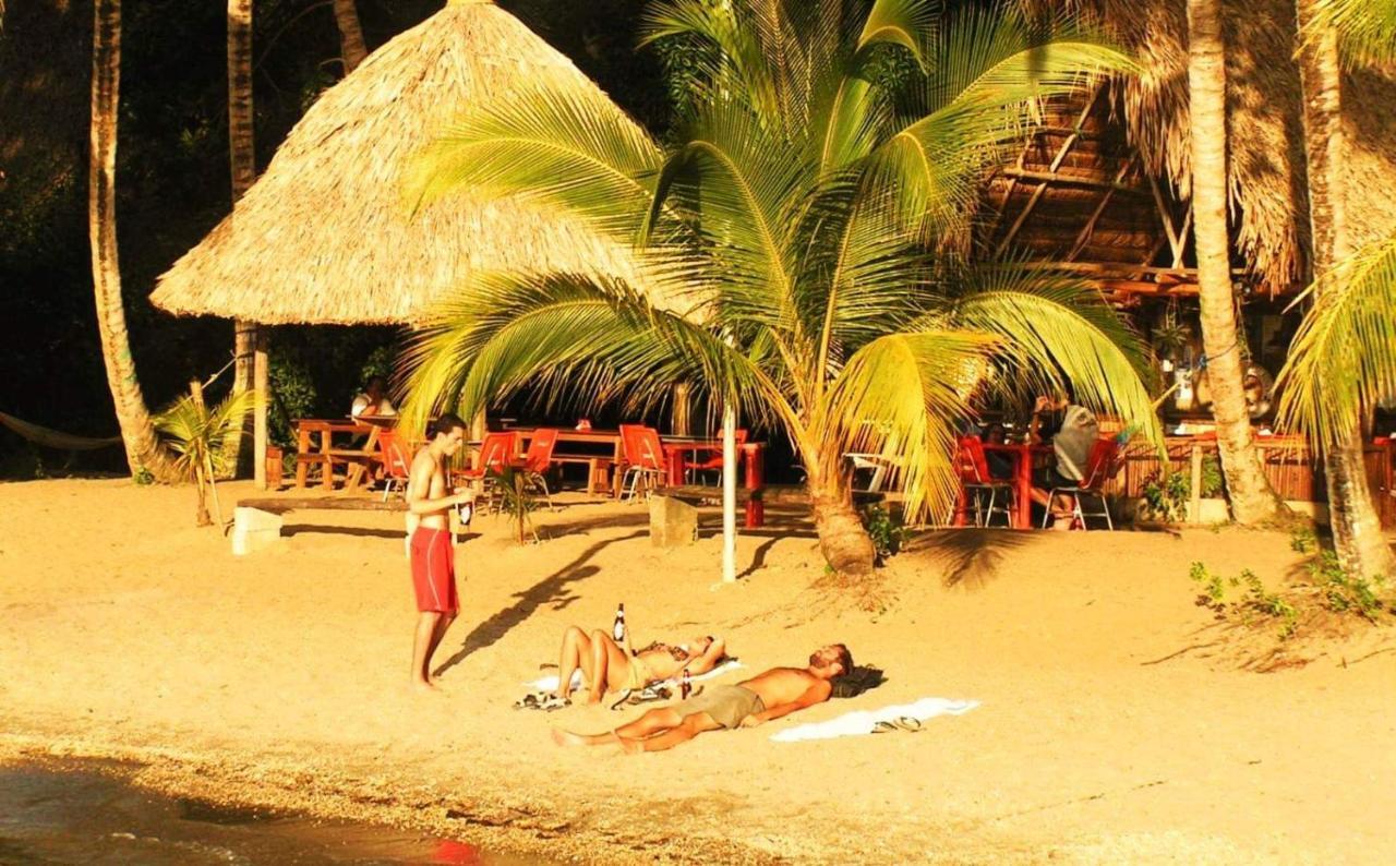 Denny'S Beach Resort Hotel Марискос Экстерьер фото